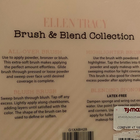 ELLEN TRACY AIRBRUSH SKIN WITH 2 SPONGES AND 3 BRUSHES. - Picture 4 of 4